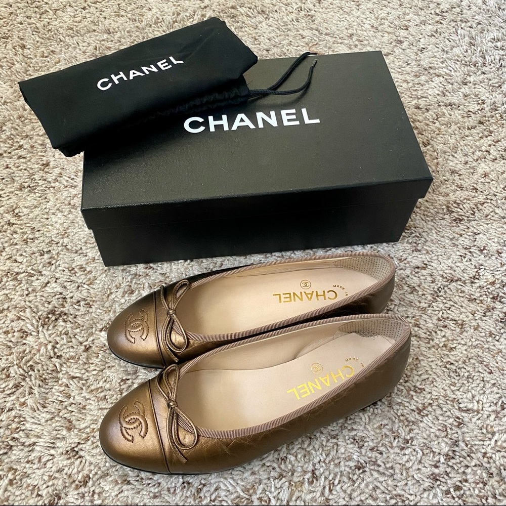Authentic Chanel metallic CC toe ballerina flats